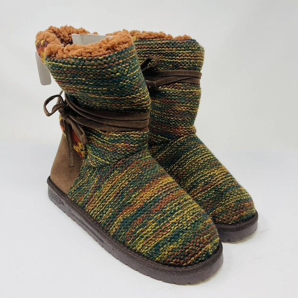 Essentials by Muk Luks Womens Boots Sz 9M Brown Knit Water Resistant Boos New - Picture 3 of 7